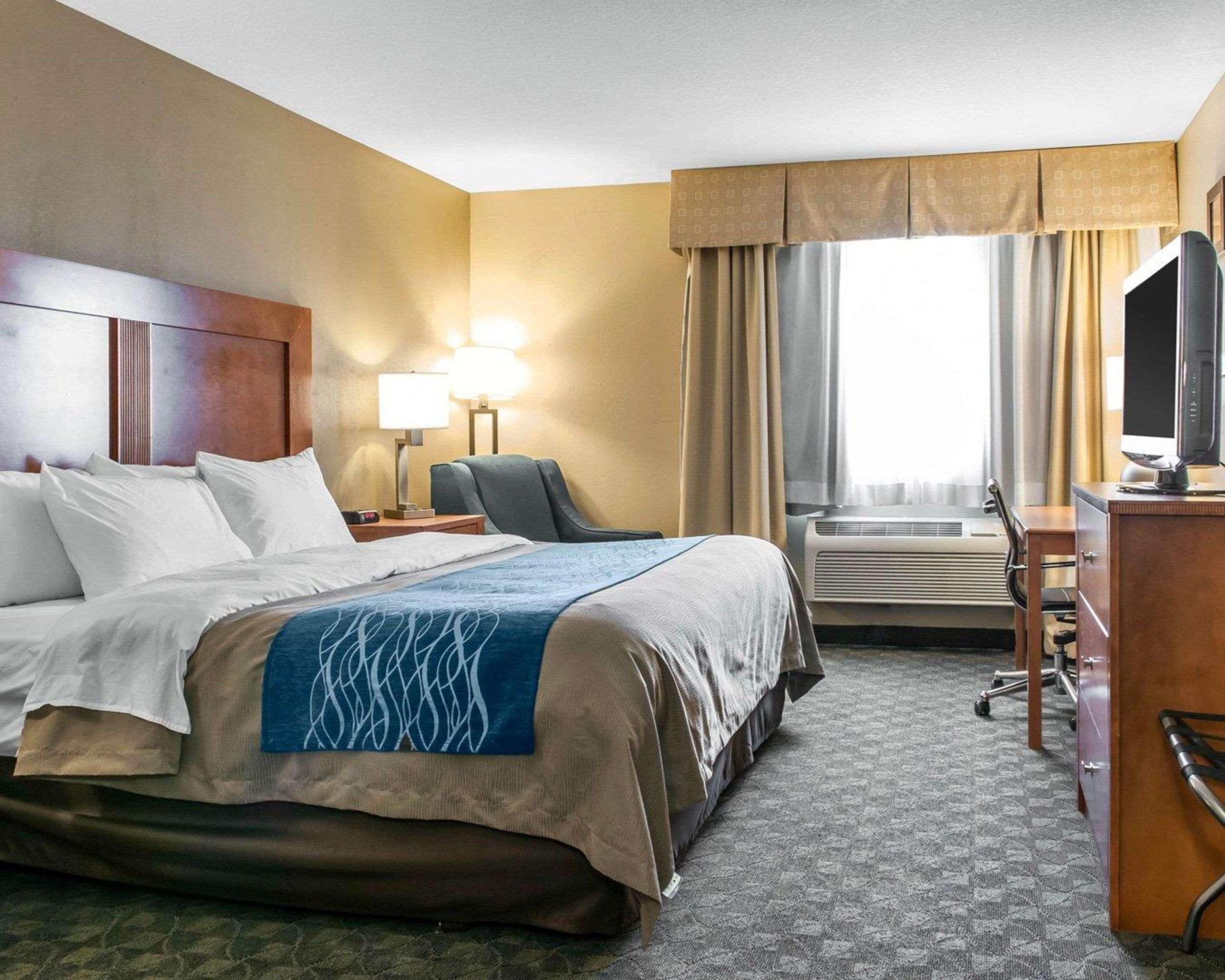 Comfort Inn & Suites Napoleon Εξωτερικό φωτογραφία
