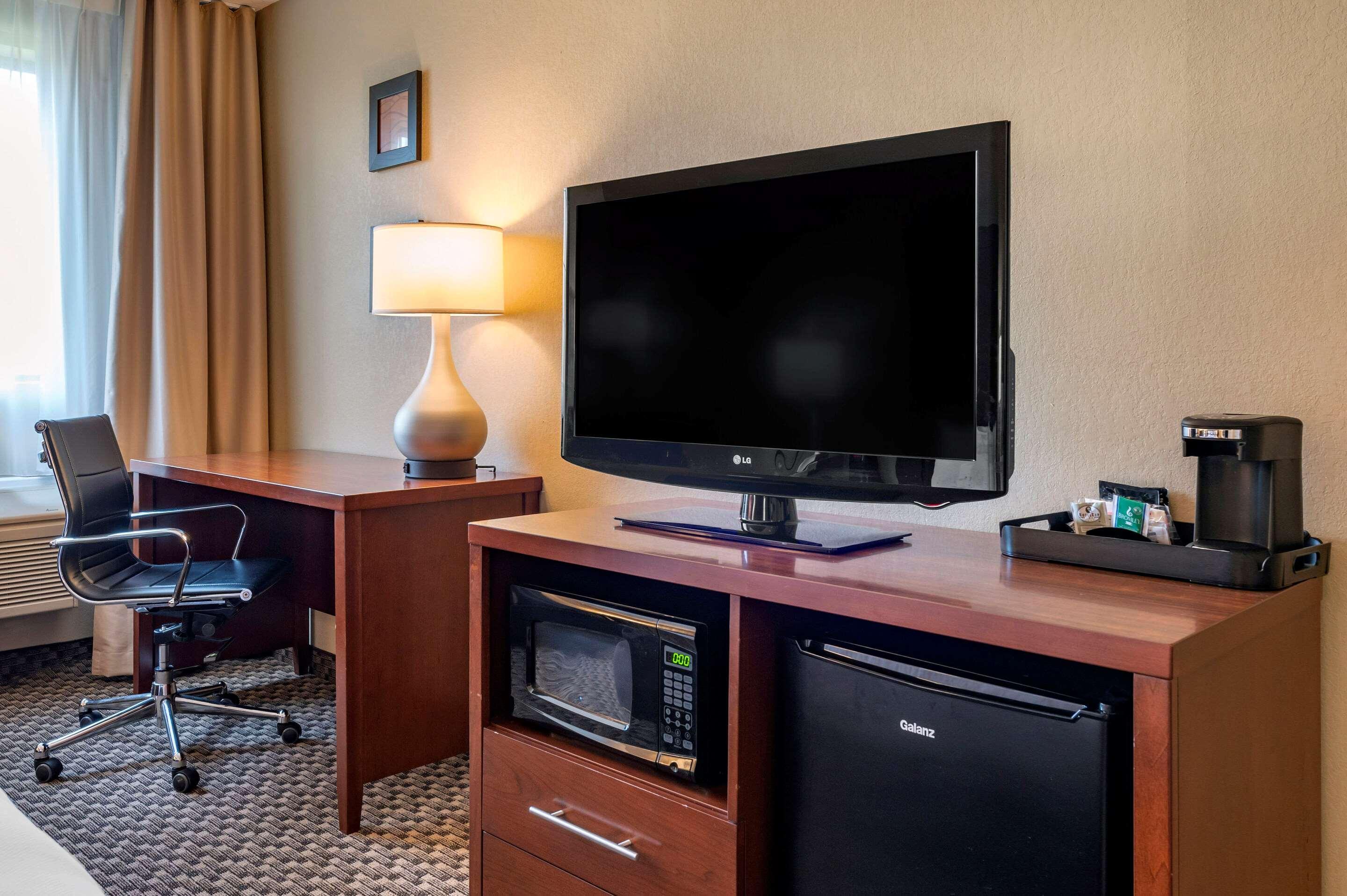 Comfort Inn & Suites Napoleon Εξωτερικό φωτογραφία
