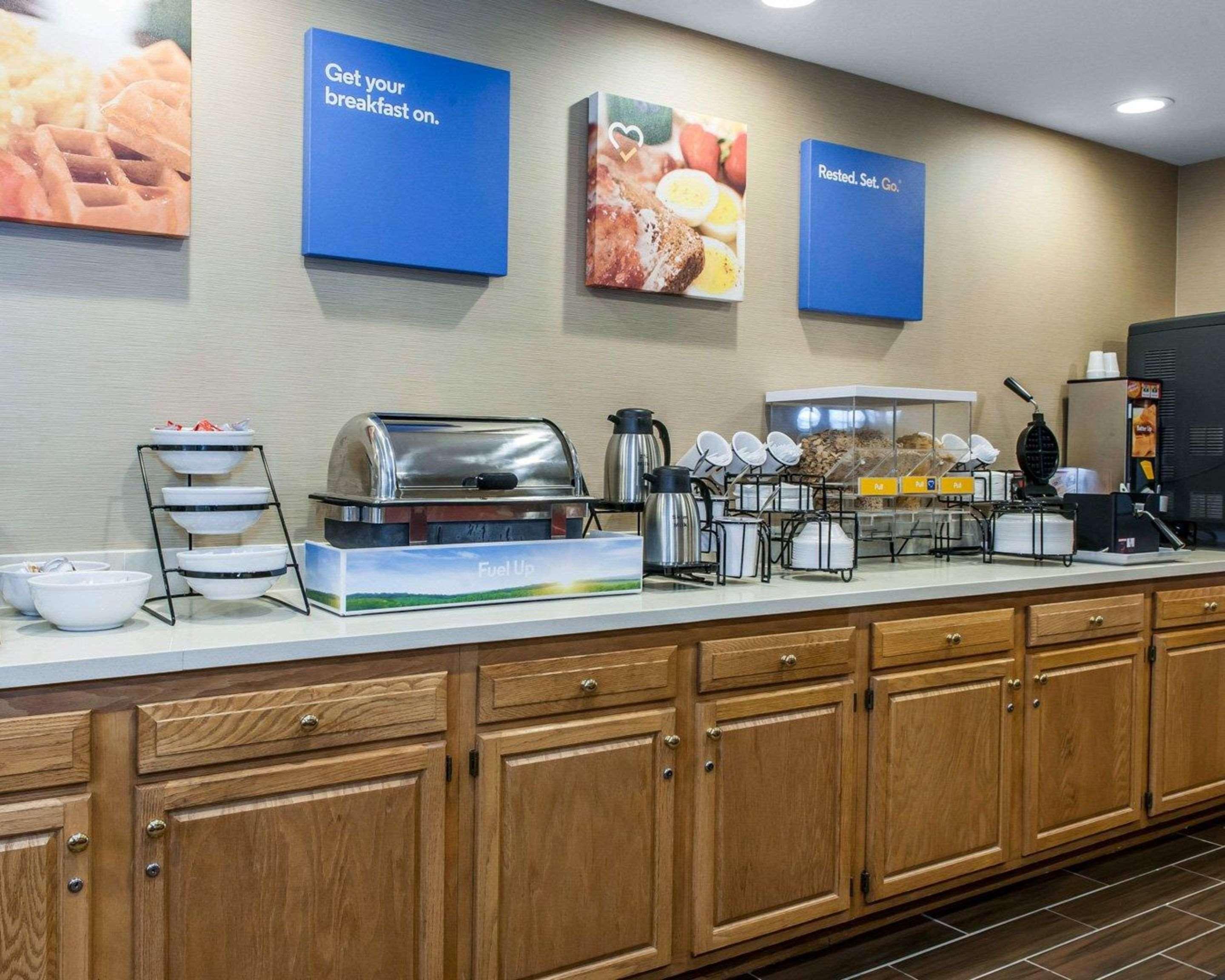 Comfort Inn & Suites Napoleon Εξωτερικό φωτογραφία