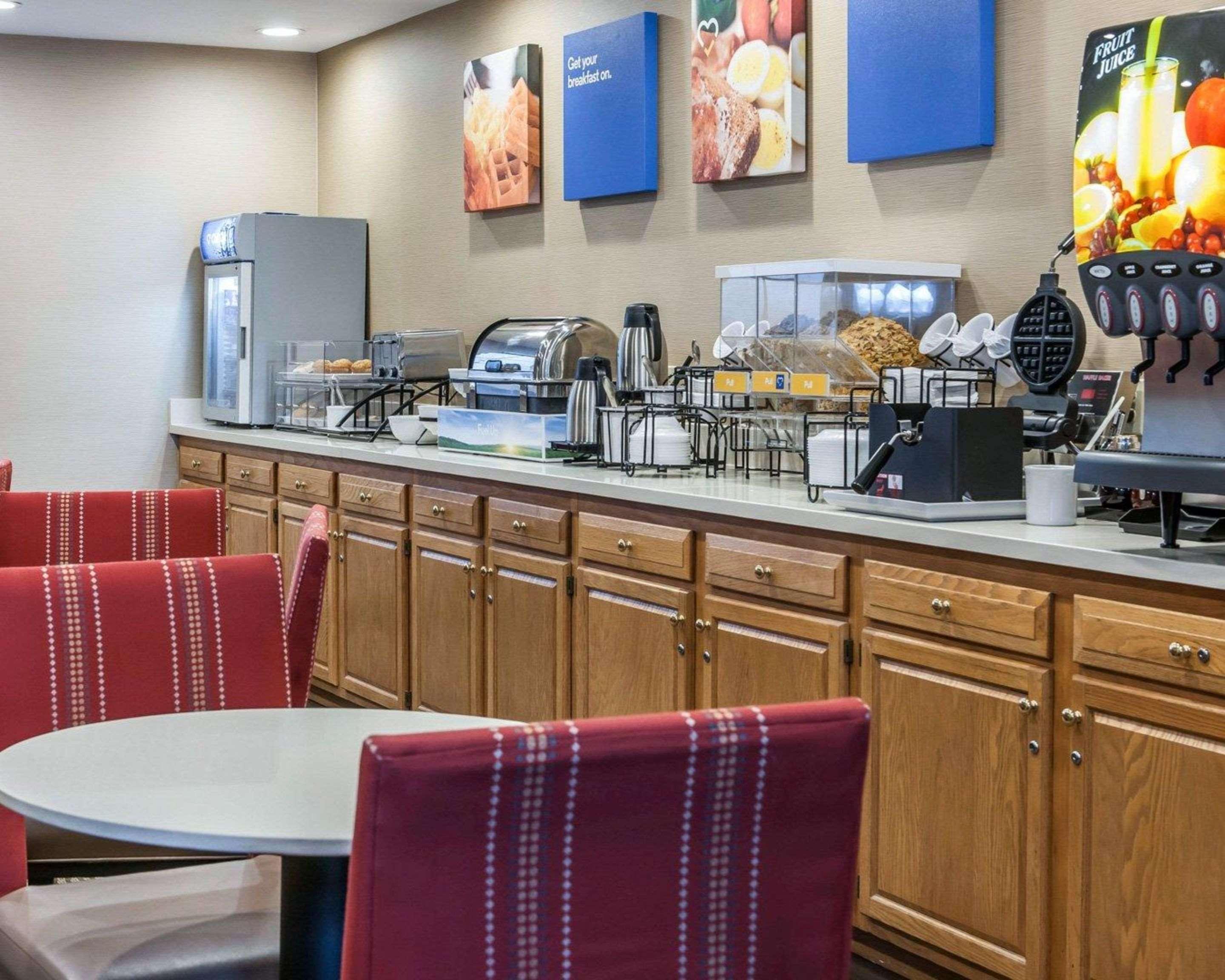 Comfort Inn & Suites Napoleon Εξωτερικό φωτογραφία