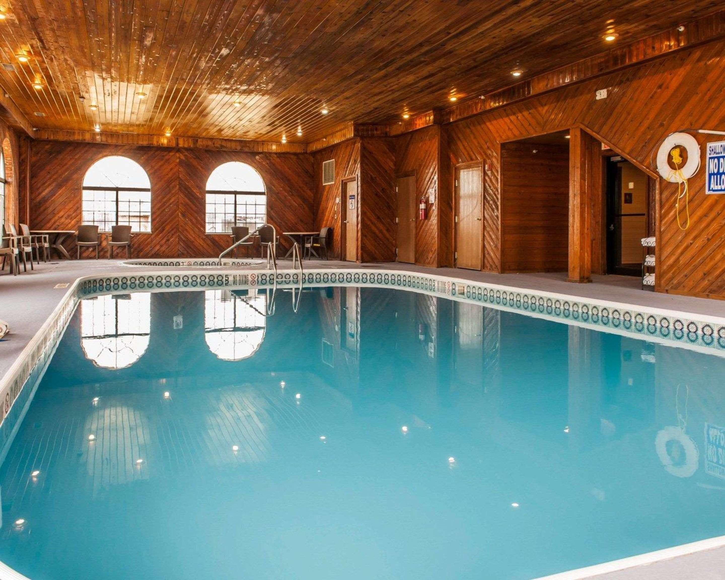 Comfort Inn & Suites Napoleon Εξωτερικό φωτογραφία