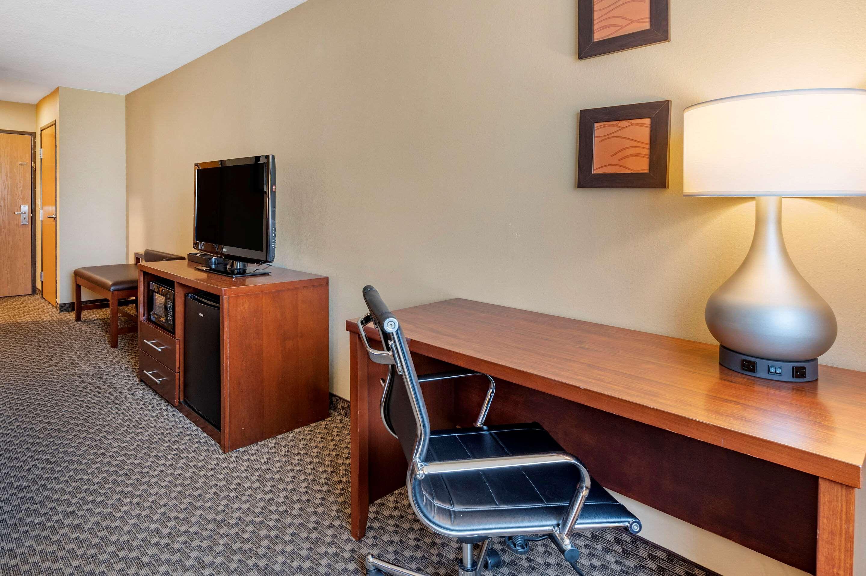 Comfort Inn & Suites Napoleon Εξωτερικό φωτογραφία