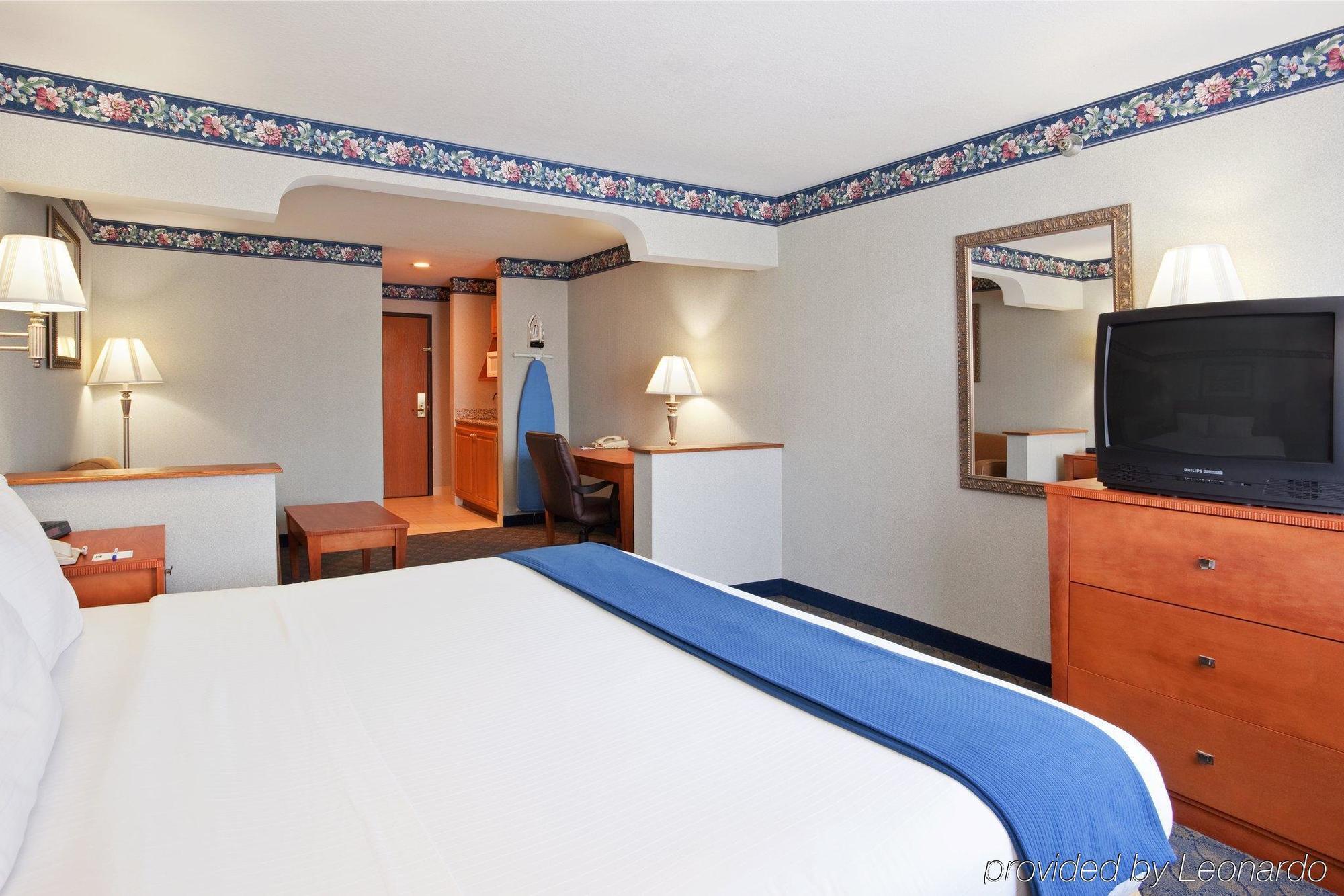 Comfort Inn & Suites Napoleon Δωμάτιο φωτογραφία